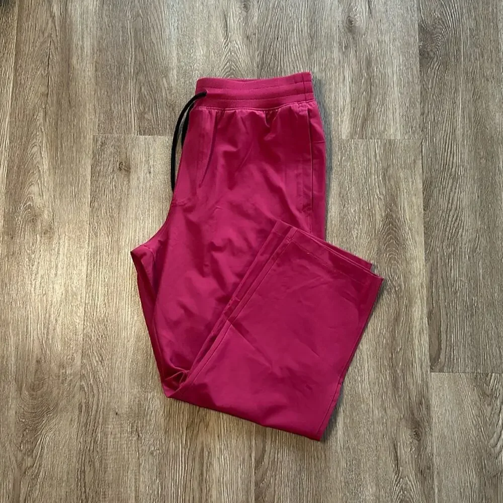 NWT Under Armour Sportstyle Elite Crop Pants‎ Large